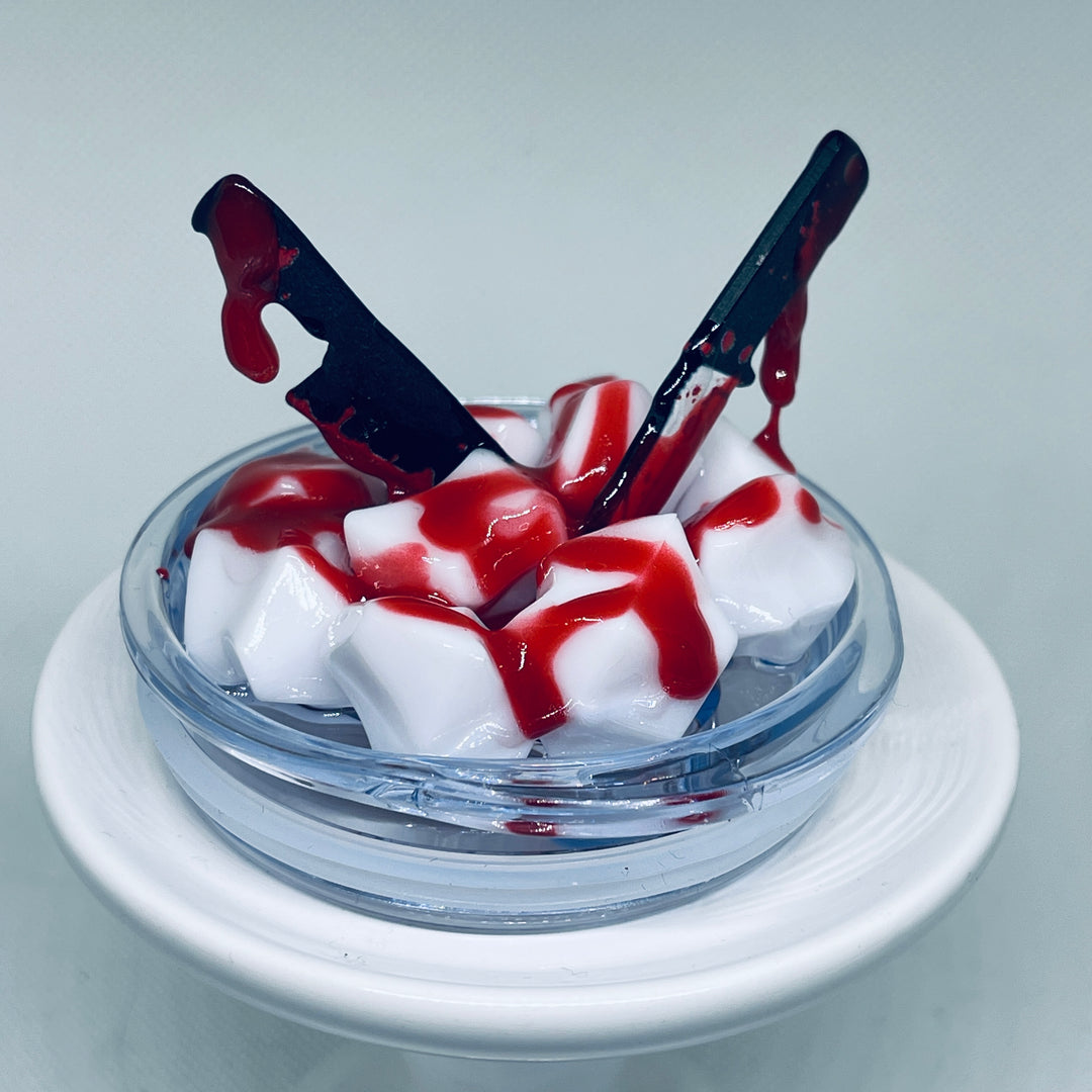 Halloween Horror Slasher Movie CSI Bloody Knives Topper 3D Decorated Lid, 20 oz skinny tumbler lid