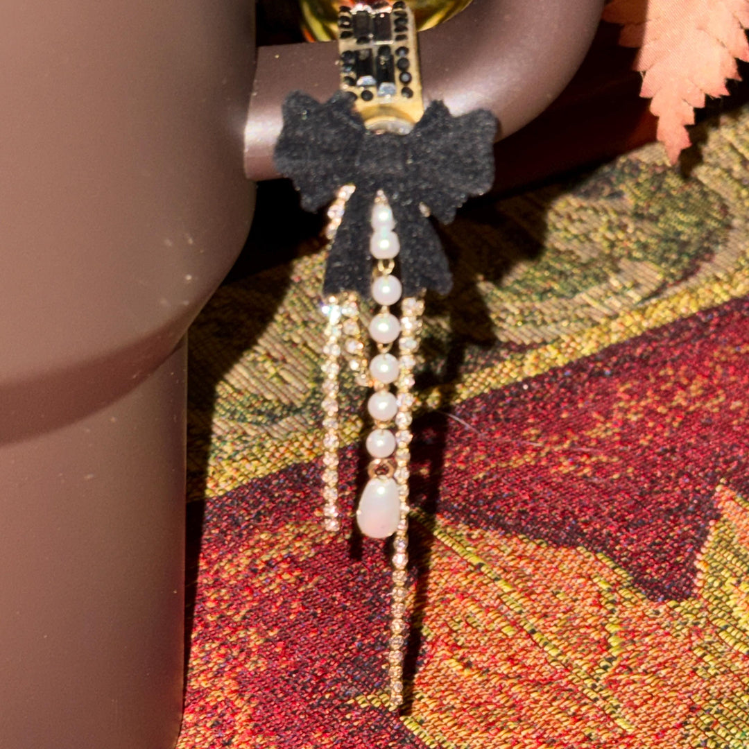 Beautiful Bow and Bling Rhinestone Cup Handle Clip – Magnetic Tumbler Charm Accessory
