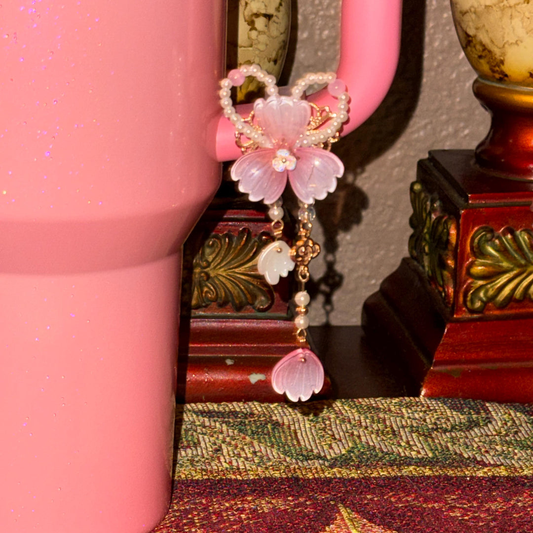 Beautiful Acrylic Flower Cup Handle Clip – Magnetic Tumbler Charm Accessory