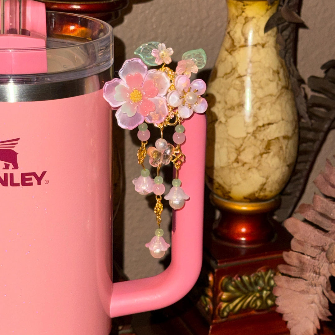 Beautiful Acrylic Flower Cup Handle Clip – Magnetic Tumbler Charm Accessory