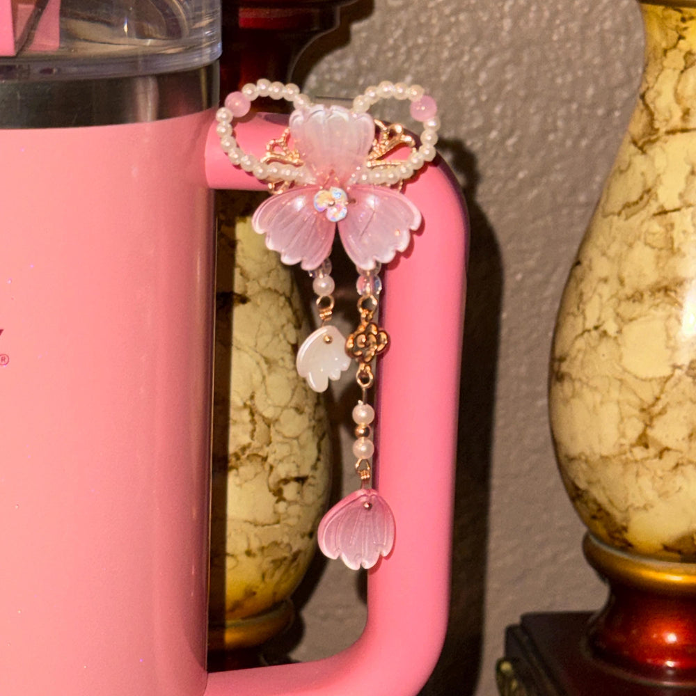 Beautiful Acrylic Flower Cup Handle Clip – Magnetic Tumbler Charm Accessory