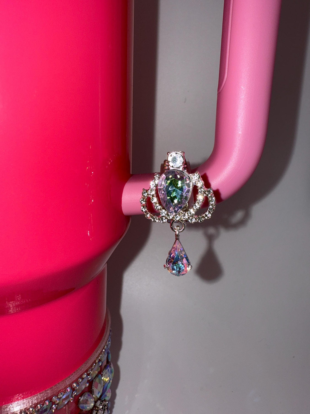 Beautiful Iridescent Silver Crown Hanging Dangle Rhinestone Cup Handle Clips – Magnetic Tumbler Charm Accessory