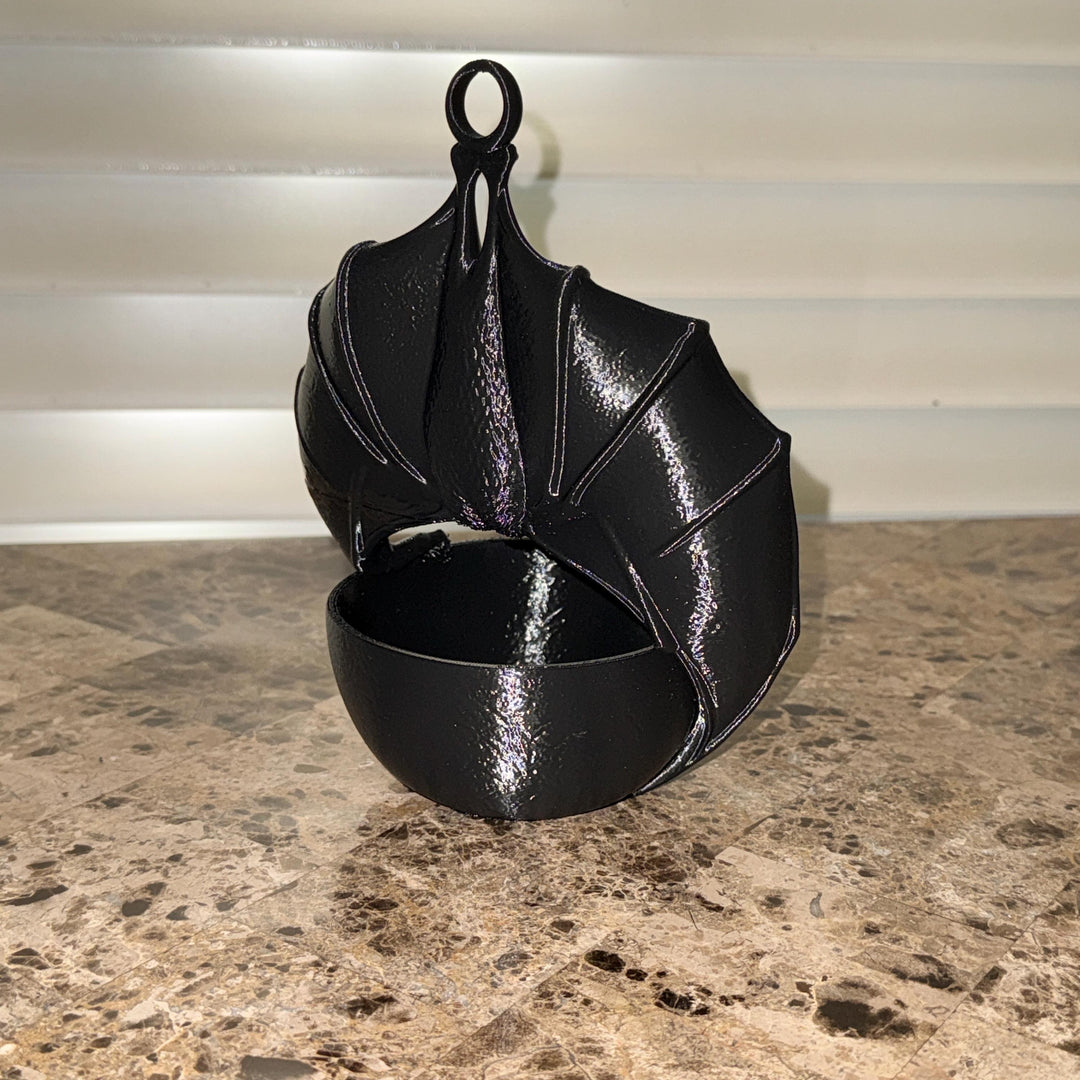 Hanging Bat Planter, Gothic Halloween 3D Printed Bat Flower Pot, Indoor & Outdoor Plant Hanger, Spooky Home Decor, Creepy Dark Aesthetic
