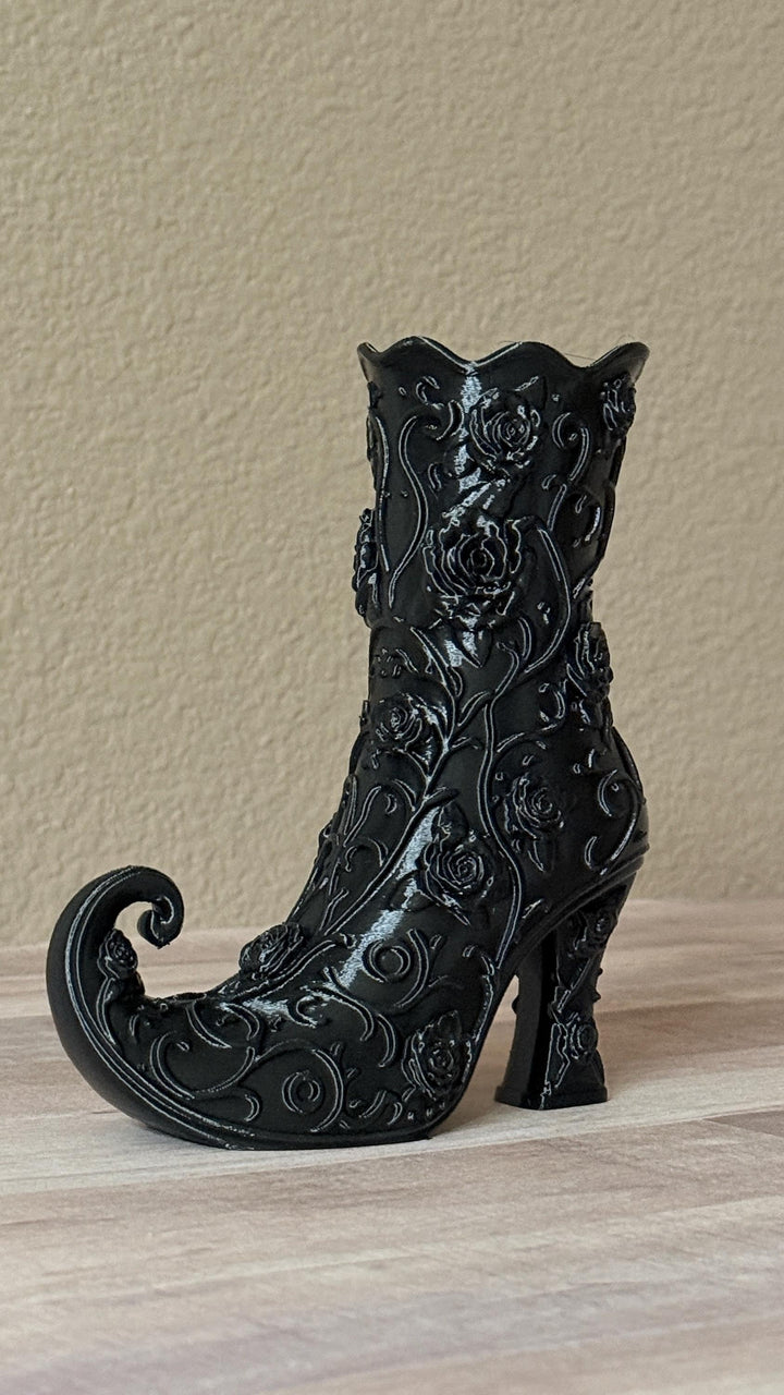 Gothic Rose Witch Boot Vase, Halloween Curly Toe Boot, Witchy Halloween Decor, Black Gothic Vase, Spooky Home, Wizard Spell-caster Gift