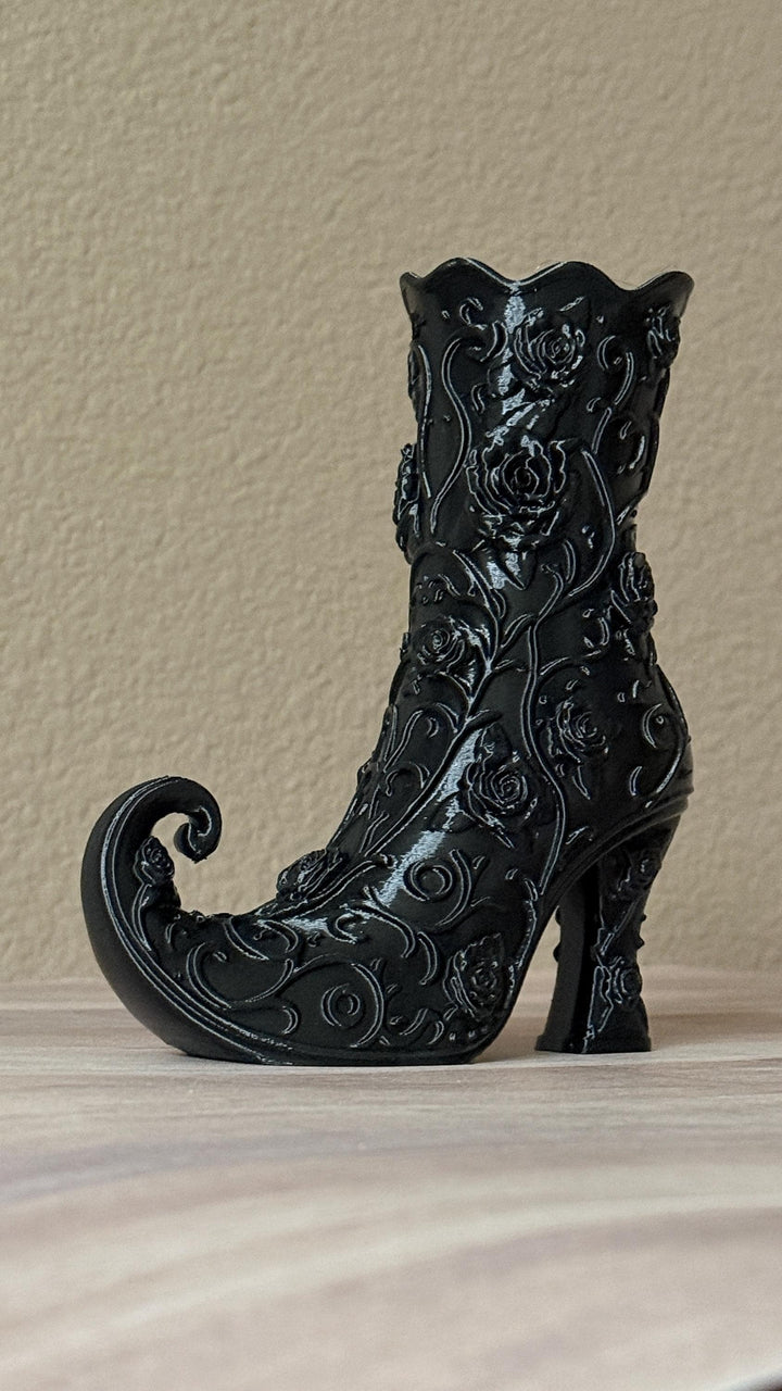 Gothic Rose Witch Boot Vase, Halloween Curly Toe Boot, Witchy Halloween Decor, Black Gothic Vase, Spooky Home, Wizard Spell-caster Gift