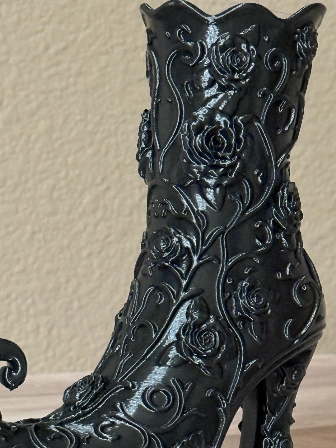 Gothic Rose Witch Boot Vase, Halloween Curly Toe Boot, Witchy Halloween Decor, Black Gothic Vase, Spooky Home, Wizard Spell-caster Gift