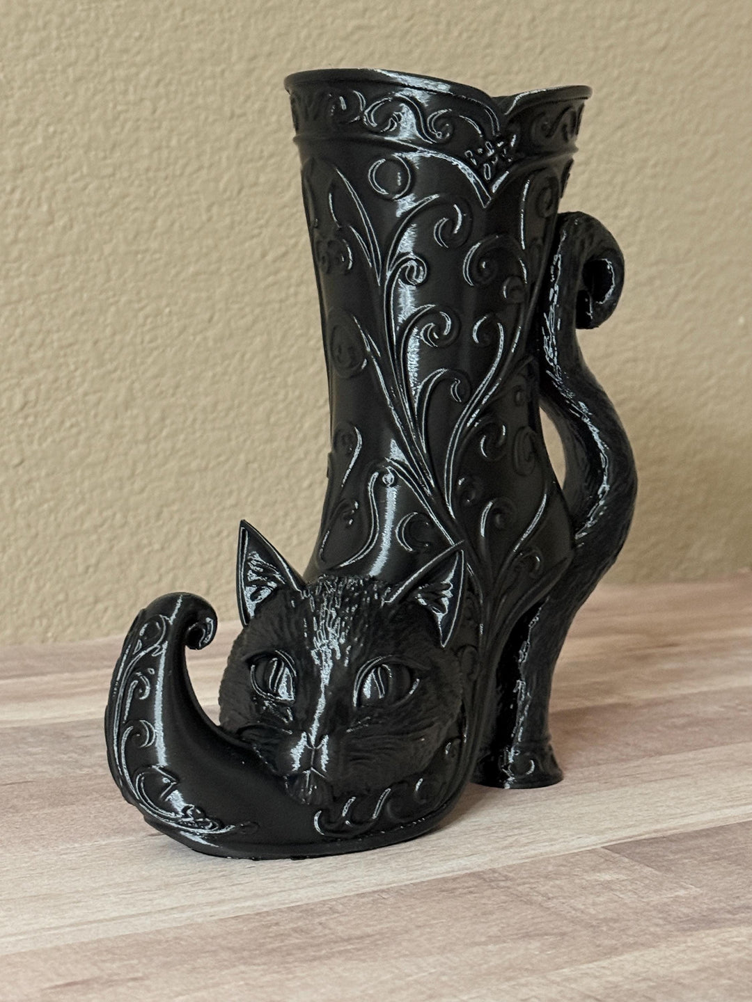 Gothic Cat Witch Curly Toe Boot Vase, Curly Toe Halloween Vase, Black Cat Gothic Decor, Witchy Halloween Centerpiece, Spooky Home Decor