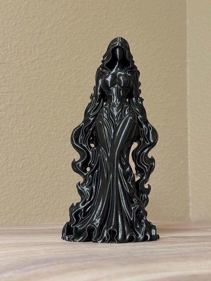 Hooded Goddess Princess Figurine, Gothic Dark Goddess Statue, Witchy Altar Decor, Halloween Shelf Accent, Mystical 3D Printed Sculpture