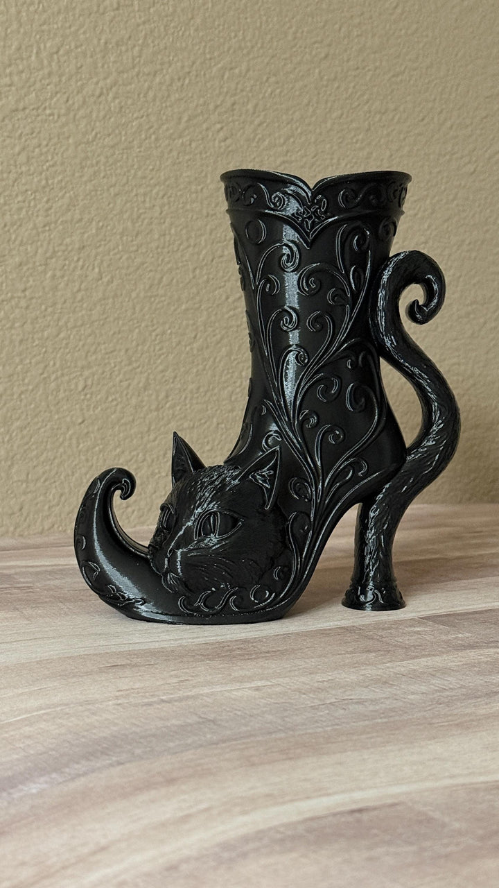 Gothic Cat Witch Curly Toe Boot Vase, Curly Toe Halloween Vase, Black Cat Gothic Decor, Witchy Halloween Centerpiece, Spooky Home Decor