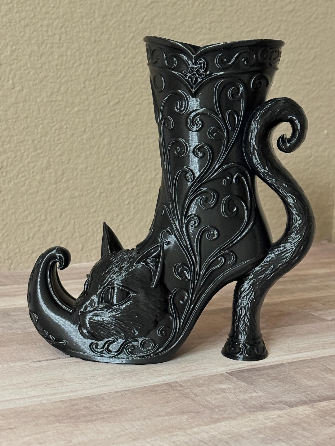 Gothic Cat Witch Curly Toe Boot Vase, Curly Toe Halloween Vase, Black Cat Gothic Decor, Witchy Halloween Centerpiece, Spooky Home Decor