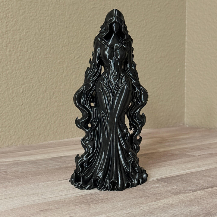 Hooded Goddess Princess Figurine, Gothic Dark Goddess Statue, Witchy Altar Decor, Halloween Shelf Accent, Mystical 3D Printed Sculpture